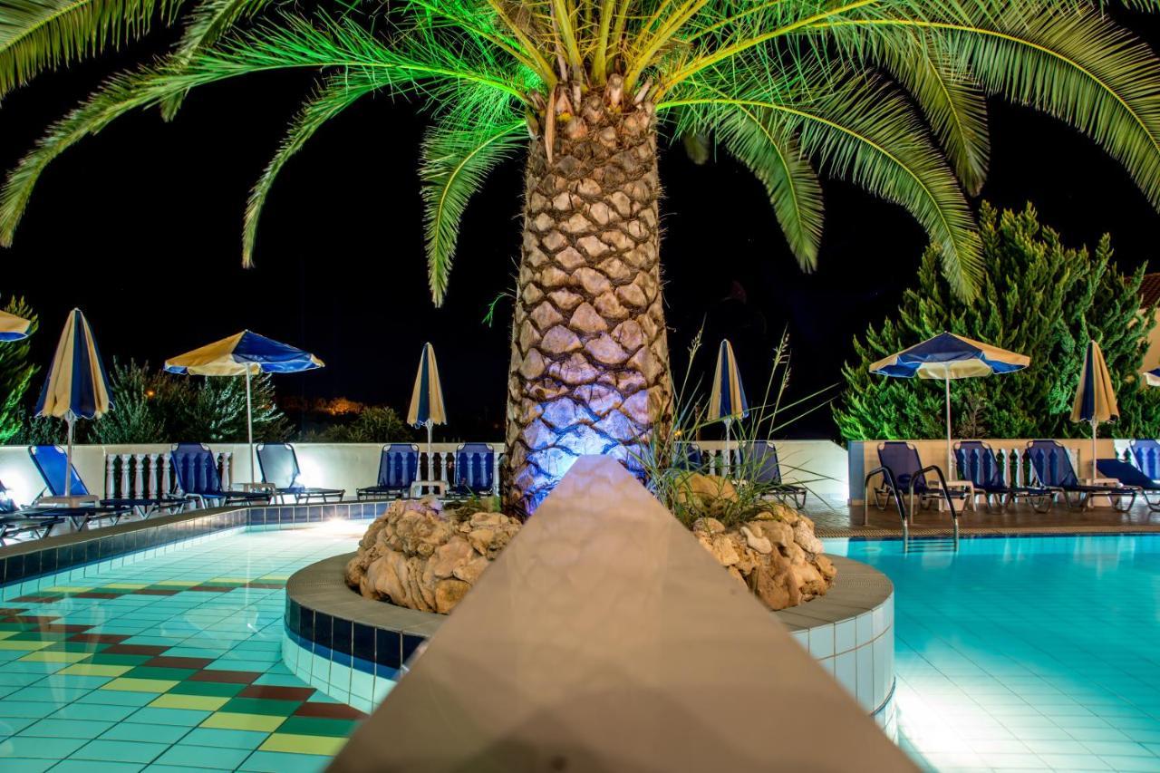 Christina Aparthotel Planos
