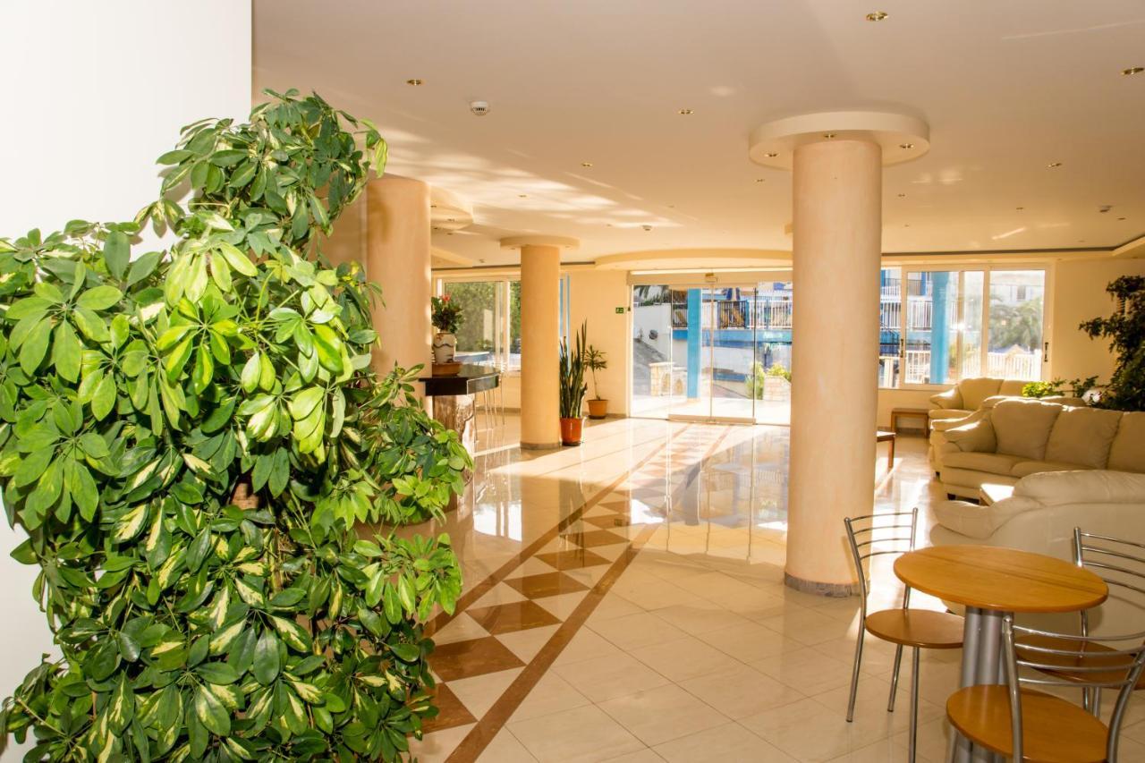 Christina Aparthotel *